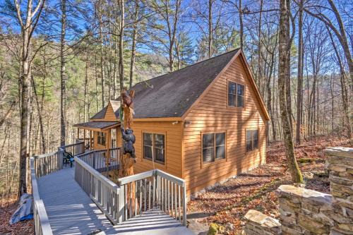 Cashiers Casa | Highlands Cabin with Forest Views Less Than 4 Mi to Cashiers