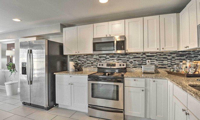 Rossville Casa | 'Highlands Cottage' Upscale Getaway w/ Yard!