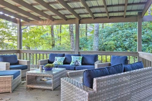 Highlands Casa | Highlands Home with Fireplace, Views, and Trails!
