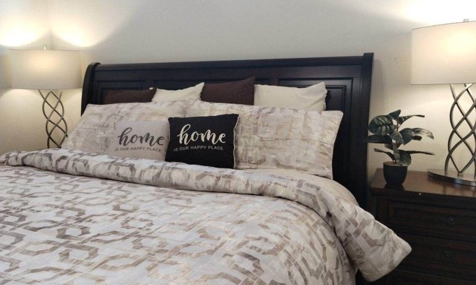 Biggs Field Casa | Highlands house in charming El Paso with WiFi AC great food & shopping