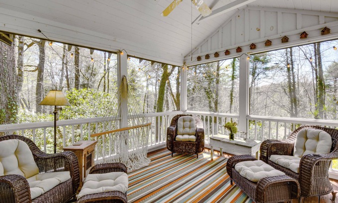 Mirror Lake Cabaña | Highlands Vacation Rental ~ 1 Mi to Mirror Lake