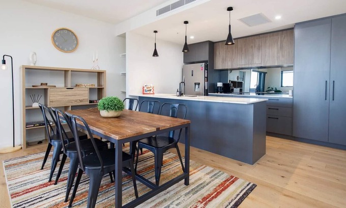 Charlestown Apartamento | Highpoint Lookout A Cool Charlestown Square Abode