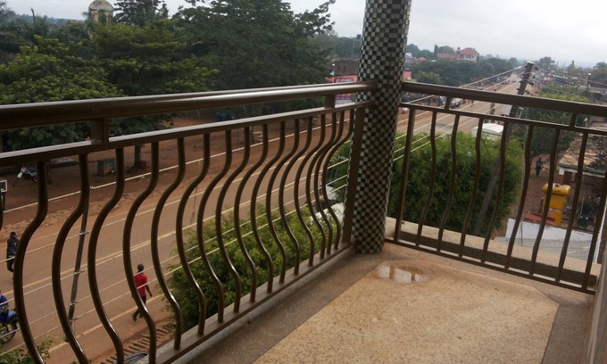 Nebbi Hotel | Highway Motel