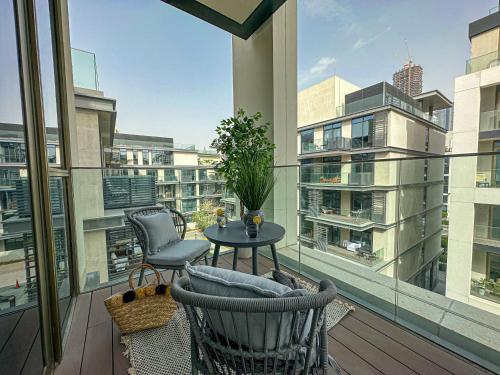 Al Wasl Apartamento | HiGuests - Charming Retreat in CityWalk With Balcony and Pool