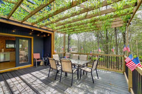 Tobyhanna Casa | Hike and Fish Peaceful Family Cabin in Tobyhanna!