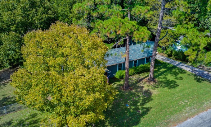Pottsboro Cabaña | Hike, Fish, Boat, Kayak, Ski, Space Out, Swim, Grill and Chill