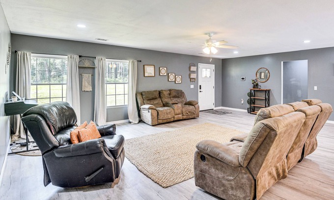 Silver Springs Casa | Hike, Fish & Explore: Retreat in Silver Springs!