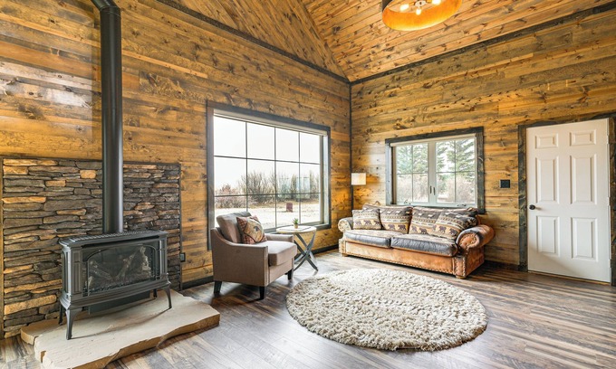 Del Norte Cabina | Hike, Hunt & Unwind: Mtn-View Cabin in Del Norte!