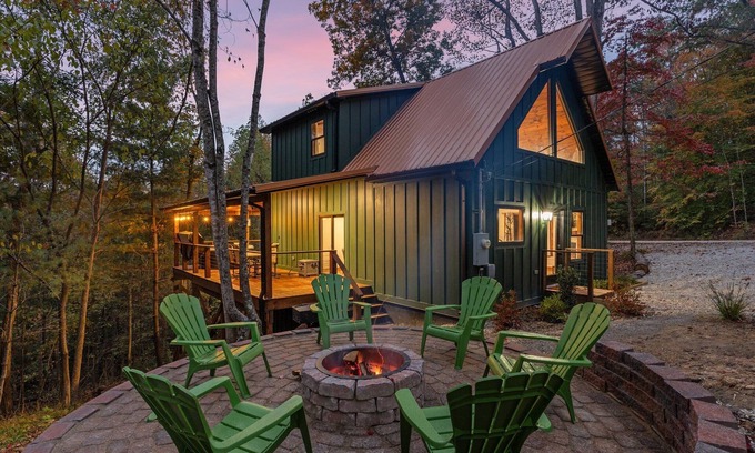 Rogers Cabina | Hike in, Hike Out - Anchor Point in Red River Gorge, KY!