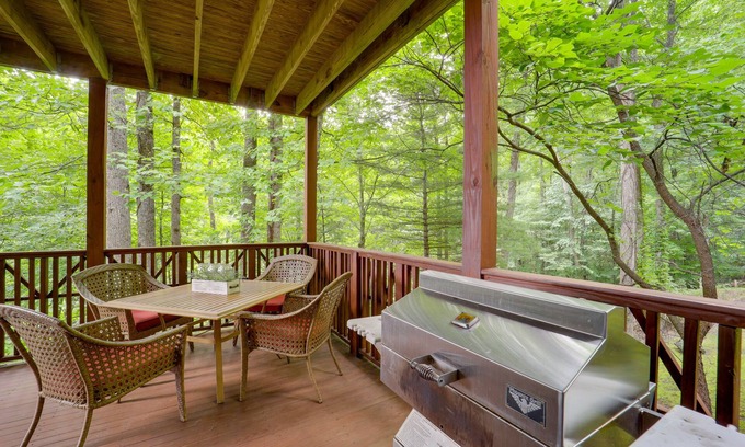 Mountain Air Condominio | Excelente Mountain Air Condo w / Vistas, cerca de Asheville!