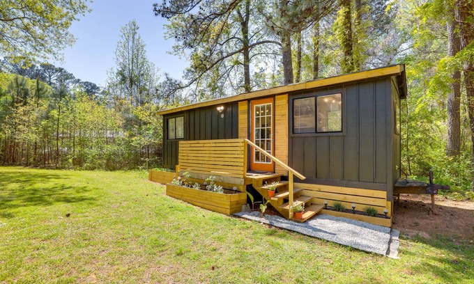 Lithonia Cabina | Hike On-Site: Georgia Tiny Home on Farm Retreat