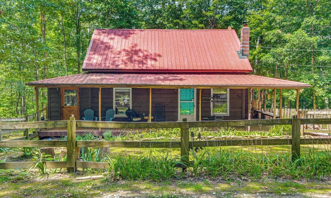 Jamestown Casa | Hike, Ride & Unwind: Secluded Retreat in Jamestown
