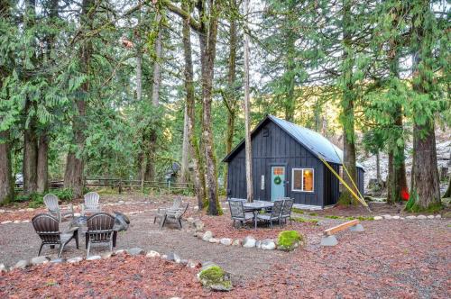 Rhododendron Casa | Hike, Ski and Explore Rhododendron Forest Retreat!