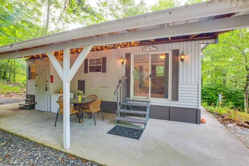 Newland Casa | Hike, Swim, Ski and More Pet-Friendly Newland Home!