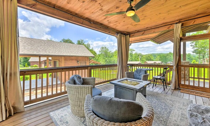 Glenville Casa | Hike to Waterfalls Chinquapin Mountain Retreat