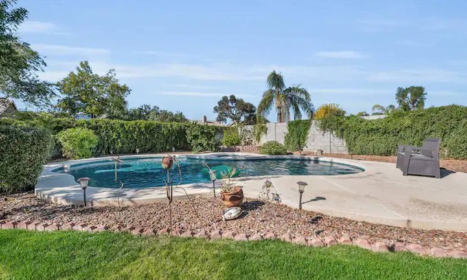 Paradise Valley Village Villa | Hiker's Dream: 4-Bed House with Pool near Mountain