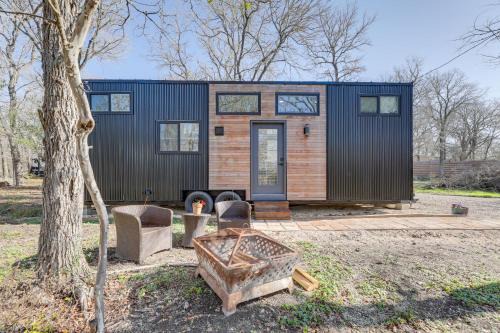 Manor Apartamento | Hiking and Creek Manor Tiny Home in Forest Retreat