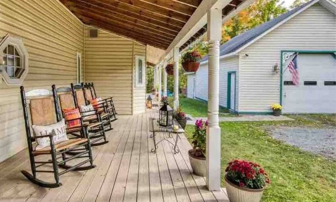 Jay Chalet De Esquí | Hiking and Summer Fun in the Adirondack High Peaks!