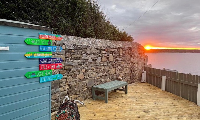 Cullen Casa | Hill Crest - cliff top cottage with stunning views