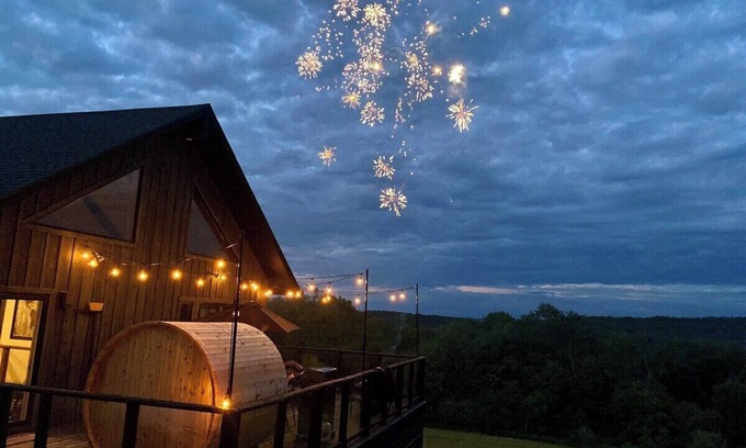 Ellicottville Chalet De Esquí | Hill Haus Ellicottville Chalet and Barrel Sauna!