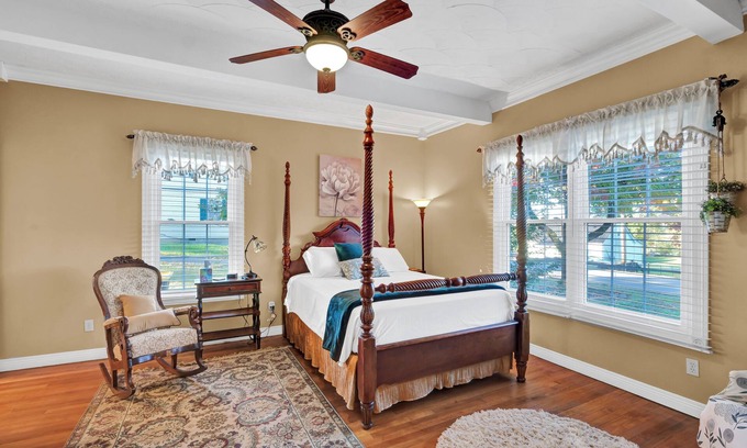 Loretto Cama Y Desayuno | Hill House B&B