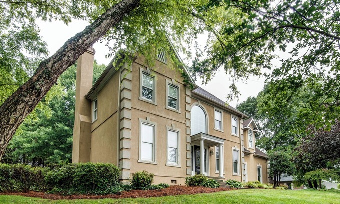 Hickory Casa | Hill House