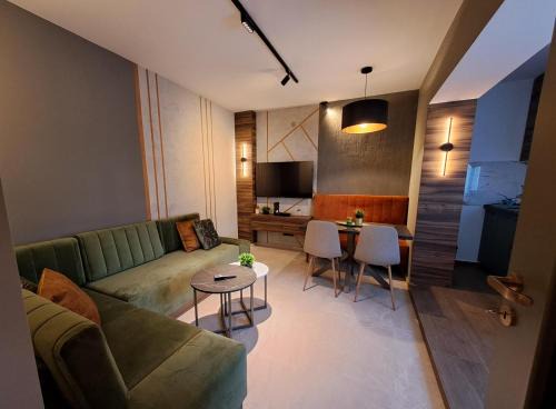 Nis Apartamento | HILL Lux Apartman 1, FREE Secure private yard PARKING 2 place, DESIGNER home & WI-FI rooms & SMART TVx3 & 2 Bedroom & Rooms & Apartments Nis