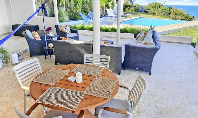 Puerto Ferro Casa | Hill Top Home | Infinity Pool | Mins→Beach+Ferry