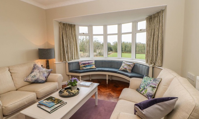Walworth Casa | HILL VIEW, pet friendly, with open fire in Darlington