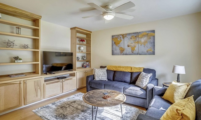 Stowe Condominio | Condominio de unidad final privada en Hillcrest!