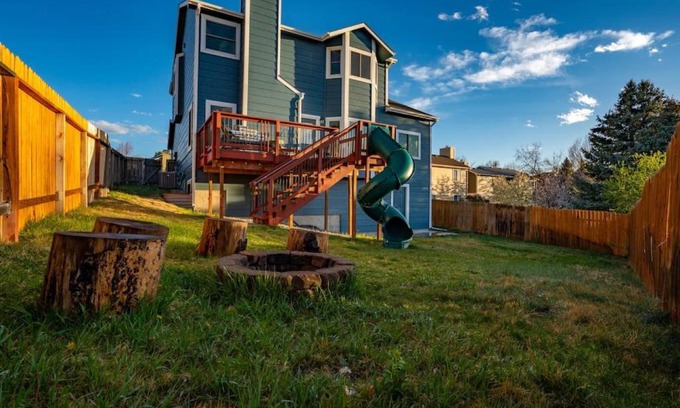 Northeast Colorado Springs Casa | Hillcrest Chalet - Spa - Firepit - Views - USAFA