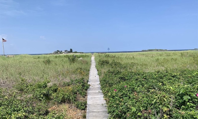 Biddeford Pool Casa | Hills Beach House - Saco Bay Rentals