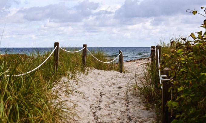 Hillsboro Beach Hotel | The Hillsboro powered by Sonder