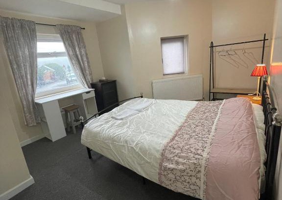 Hillsborough Casa | Hillsborough 2 and 4 bedroom house