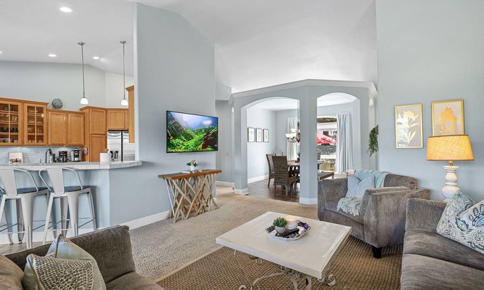 Redding Casa | *Hillside Cottage*pool spa grill mountain views