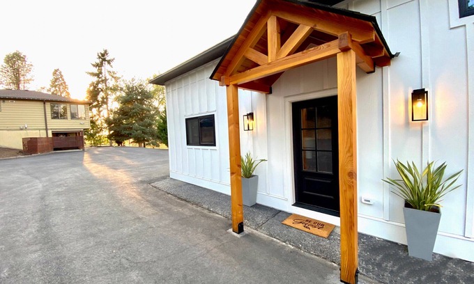 West Stayton Casa | Luxe Guesthouse Retreat close to Salem & Albany
