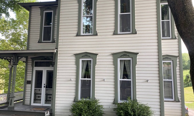 Deersville Casa | Hillside Haven Historic Vacation Home in Deersville by Tappan & Clendening Lakes