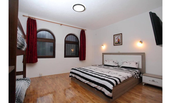 Dolna Matka Apartamento | Hillside Haven - Nora East