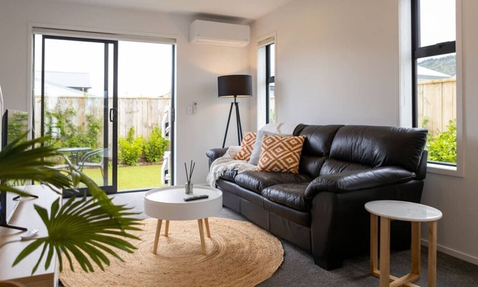 Trentham Casa | Hillside Haven: Trentham Escape