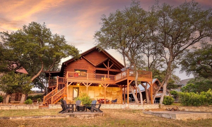 Lakehills Cabina | Hillside Haven