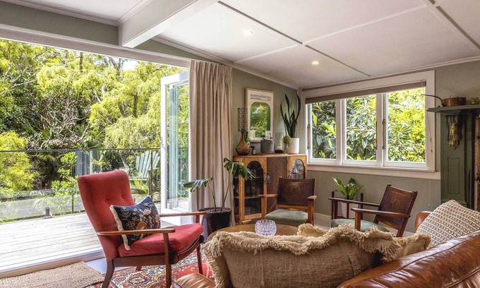 Ostend Casa | Hillside Hideaway - Our Island