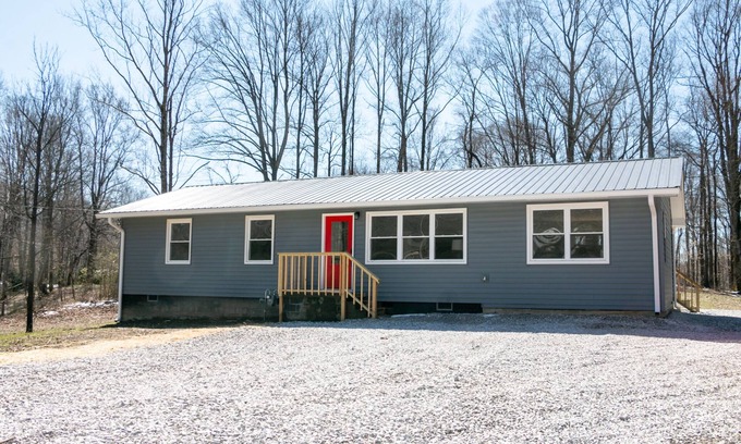 Elgin Casa | Hillside Hideaway