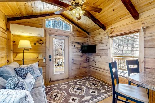 Franklin Casa | Hillside Hideaway