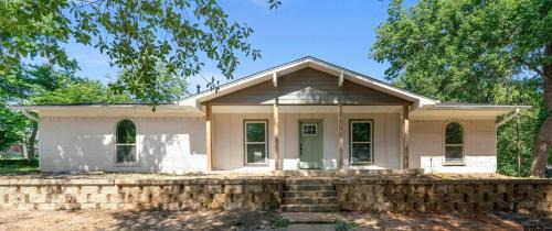 Tyler Casa | Hillside House Room 2