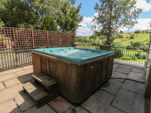 Tirabad Casa | Hillside Lodge