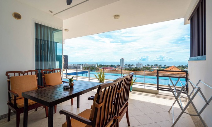 Karon Apartamento | Hillside Seaview