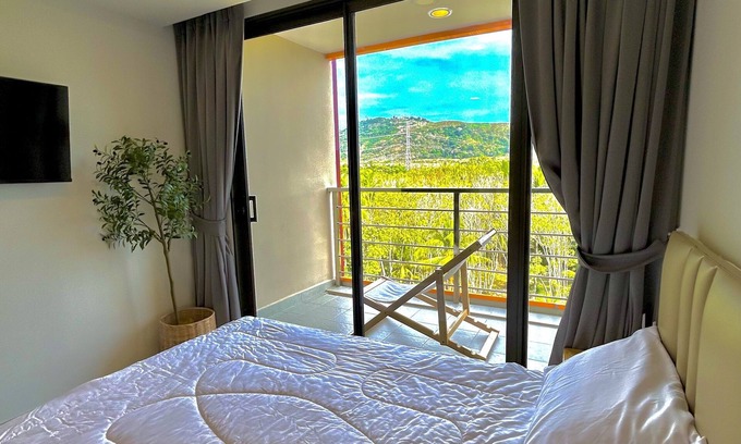 Mai Khao Condominio | Hillside Sunrises Space - 5 minutes to Maikhao Beach