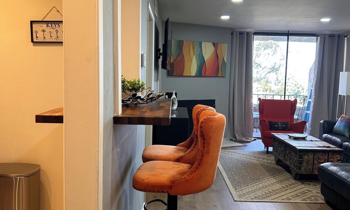 Monterey Hills Condominio | Hillside + View+ First Level + Pool + Remodeled! Close to USC Keck & Attractions