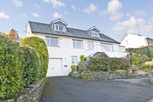 Coniston Casa | Hilltop, Coniston spacious bungalow with incredible views