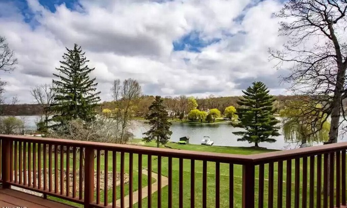 Union Casa | Hilltop Haven: Large/Private Home, Baldwin Lake (Union, MI) w/ INCLUDED Pontoon